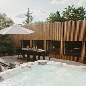 Hébergement de vacances Grand Loft Avec Jacuzzi Et Cinema, Saint-Brieuc